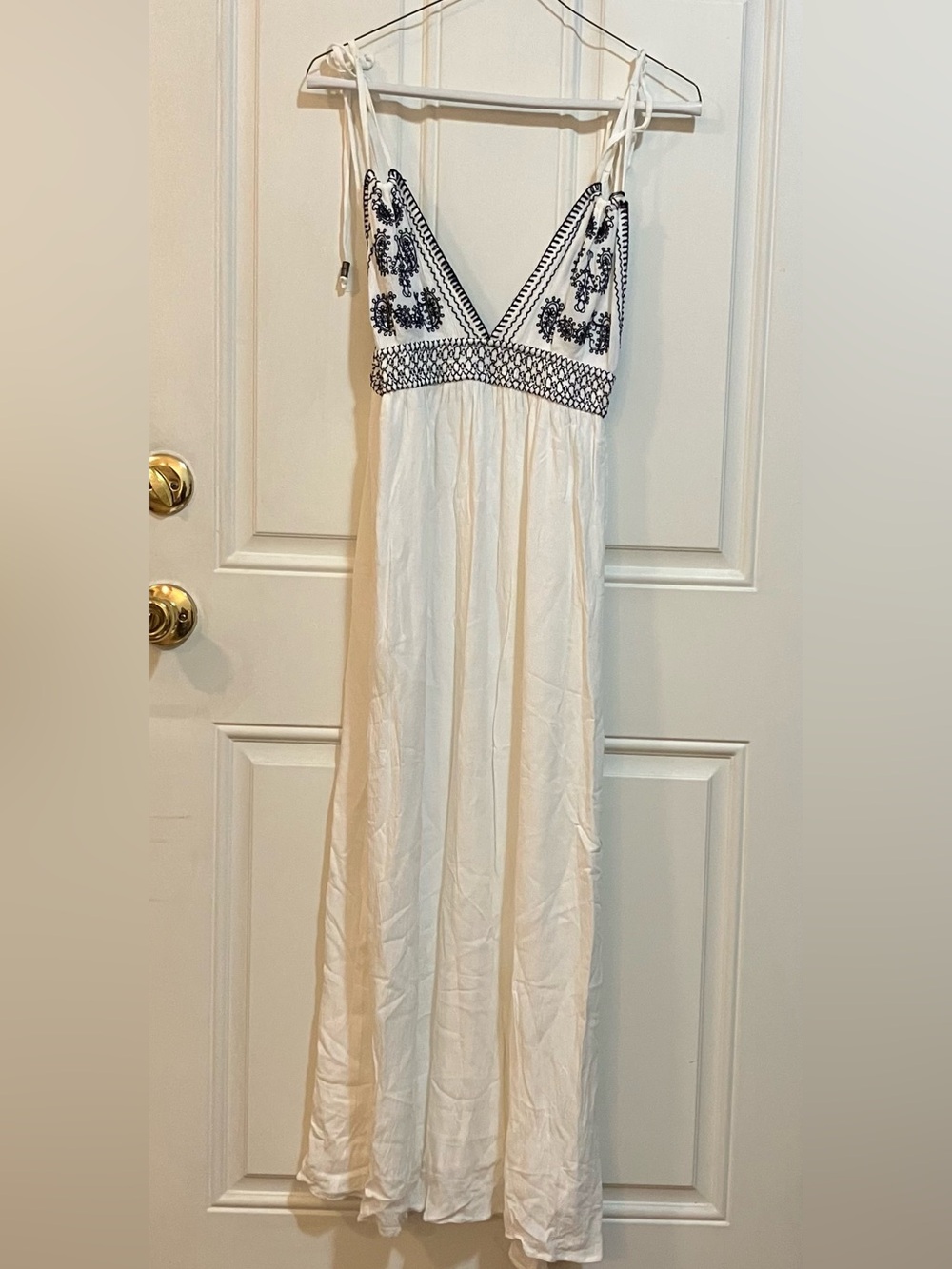 Lulus Days of Sunlight White/Navy Embroidered Maxi Dress XS